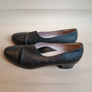 Beautifeel Sz 39 Black Leather Round Toe Heel Pumps Sz 8-8.5 US